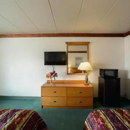 Loyalty Inn Maryville